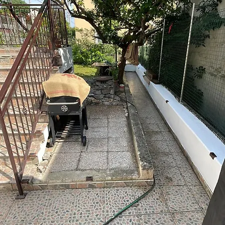 Semesterbostad Casa Indipendente Con Giardino Privato E Posto Macchina Gratuito