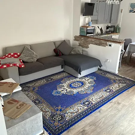 Semesterbostad Casa Indipendente Con Giardino Privato E Posto Macchina Gratuito Trieste