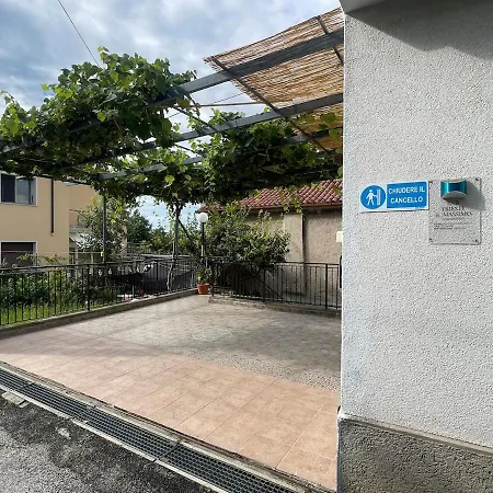 Casa Indipendente Con Giardino Privato E Posto Macchina Gratuito