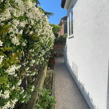 Casa Indipendente Con Giardino Privato E Posto Macchina Gratuito Semesterbostad *
