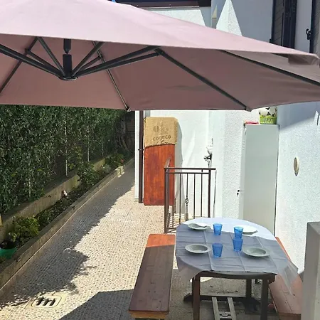 Semesterbostad Casa Indipendente Con Giardino Privato E Posto Macchina Gratuito Trieste